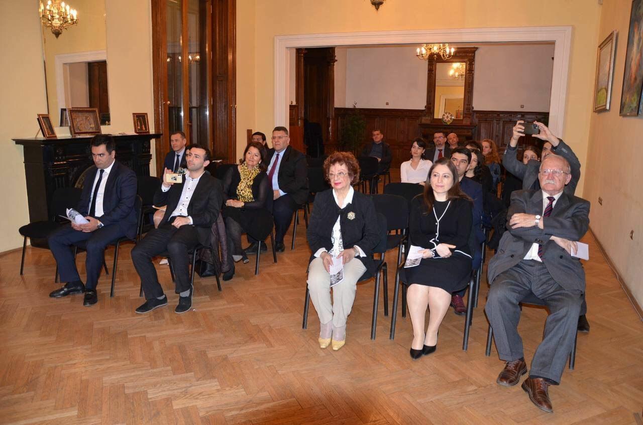 Два голоса и два любящих азербайджанских сердца на берегах Дуная