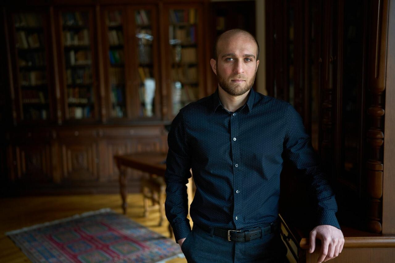 Азербайджанский поэт стал победителем суперфинала международного проекта в России