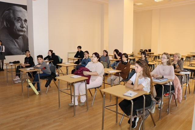 День открытых дверей в Бакинском филиале МГУ имени М.В. Ломоносова вызвал большой интерес