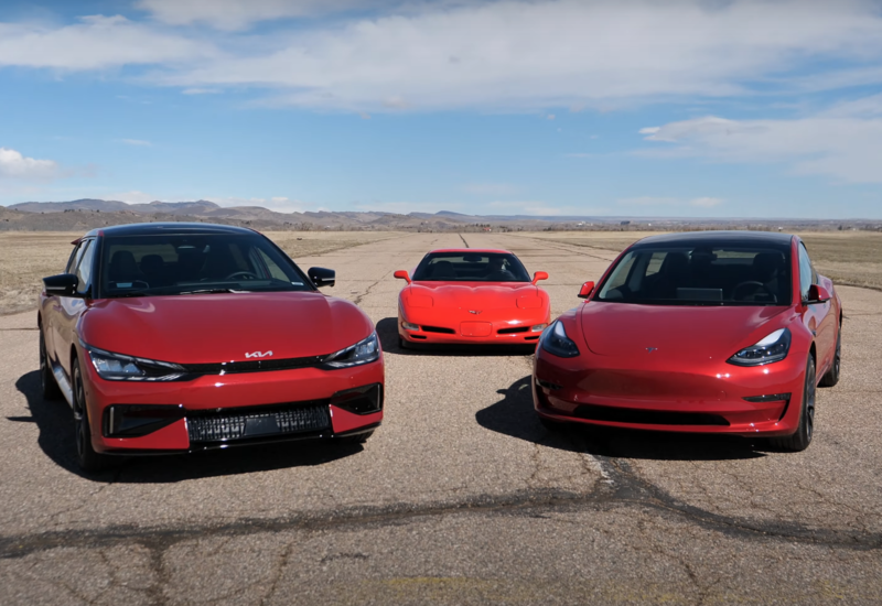 Tesla Model 3 и Kia EV6 GT сравнили в гонке по прямой с Corvette