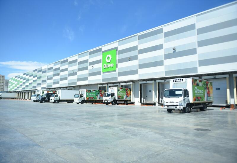 В рамках программы PASHA Holding "Родина защищает детей героев" семьям шехидов доставляются праздничные подарки по случаю праздника Рамазан