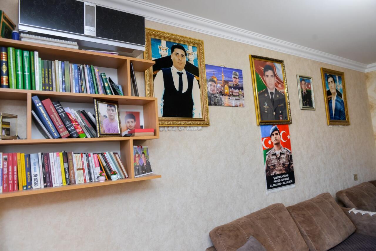 В рамках программы PASHA Holding "Родина защищает детей героев" семьям шехидов доставляются праздничные подарки по случаю праздника Рамазан