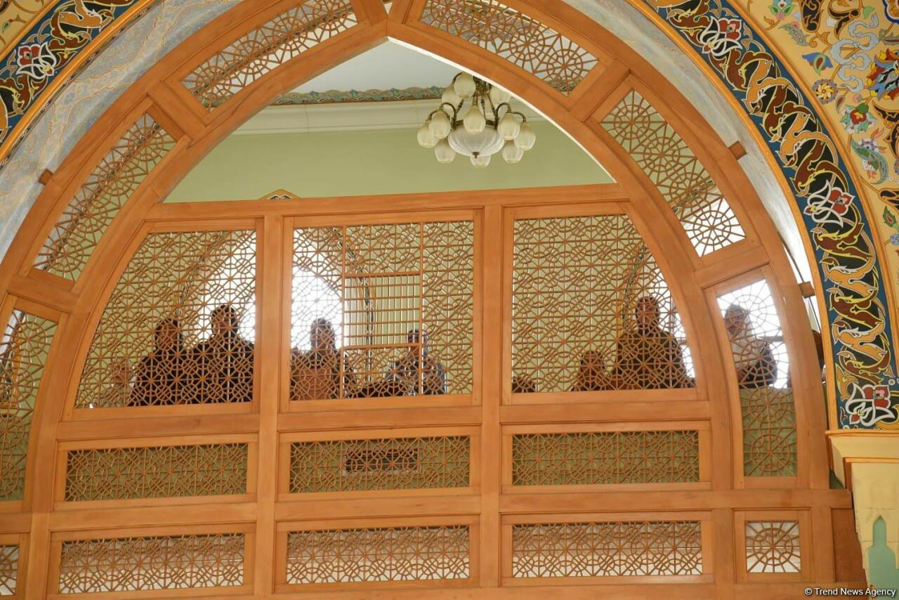 Təzəpir məscidində bayram namazı qılınıb