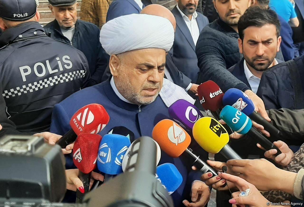 В бакинской мечети Тезепир совершен праздничный намаз