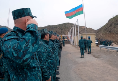 Президенту Ильхаму Алиеву отдан рапорт: поднят флаг Азербайджана на КПП на границе с Арменией - ВИДЕО