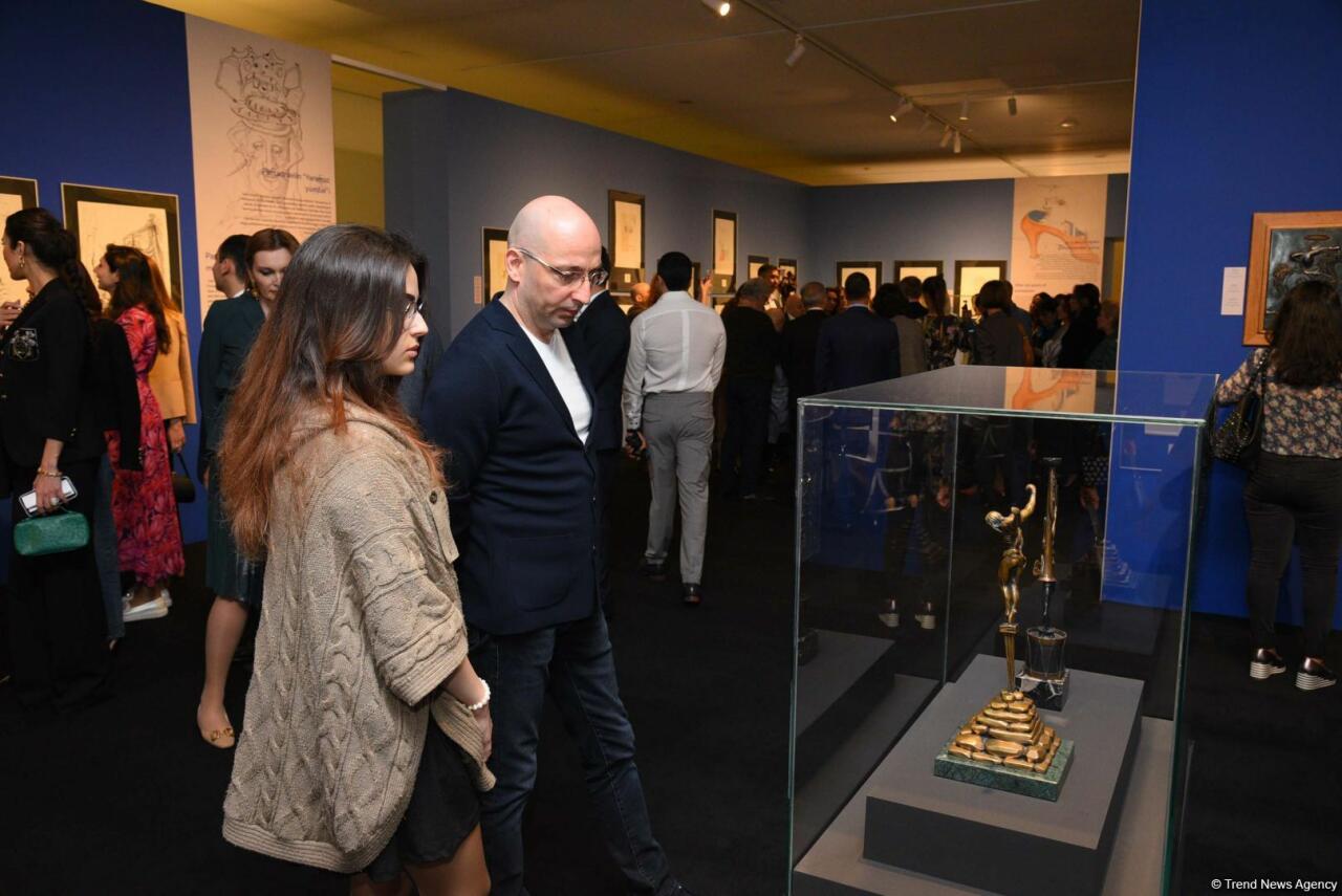 Salvador Dalinin Azərbaycanda ilk dəfə Heydər Əliyev Mərkəzində açılmış sərgisi böyük marağa səbəb olub