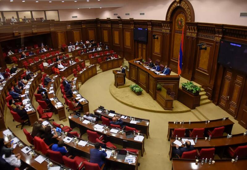 Ереван обвиняет Москву в препятствовании ввоза военной техники