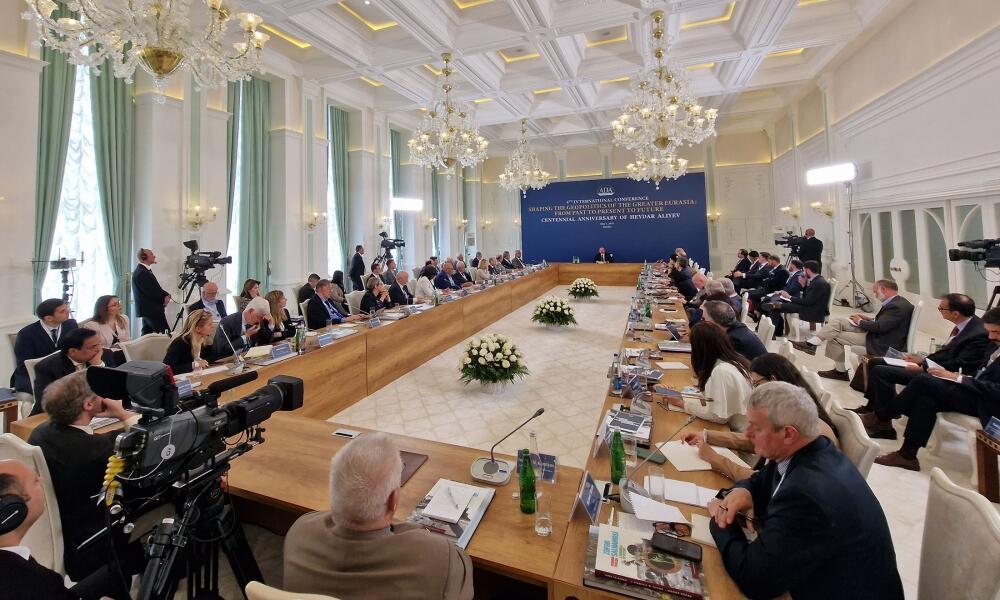 Президент Ильхам Алиев принял участие в проходящей в Шуше международной конференции на тему «Формирование геополитики Большой Евразии: от прошлого к настоящему и будущему»