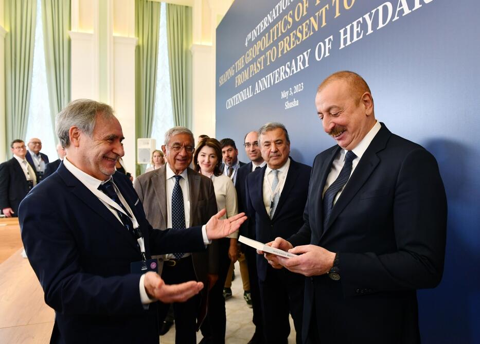 Президент Ильхам Алиев принял участие в проходящей в Шуше международной конференции на тему «Формирование геополитики Большой Евразии: от прошлого к настоящему и будущему»