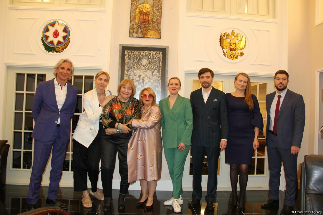 Баку посетила известная российская актриса Елена Санаева
