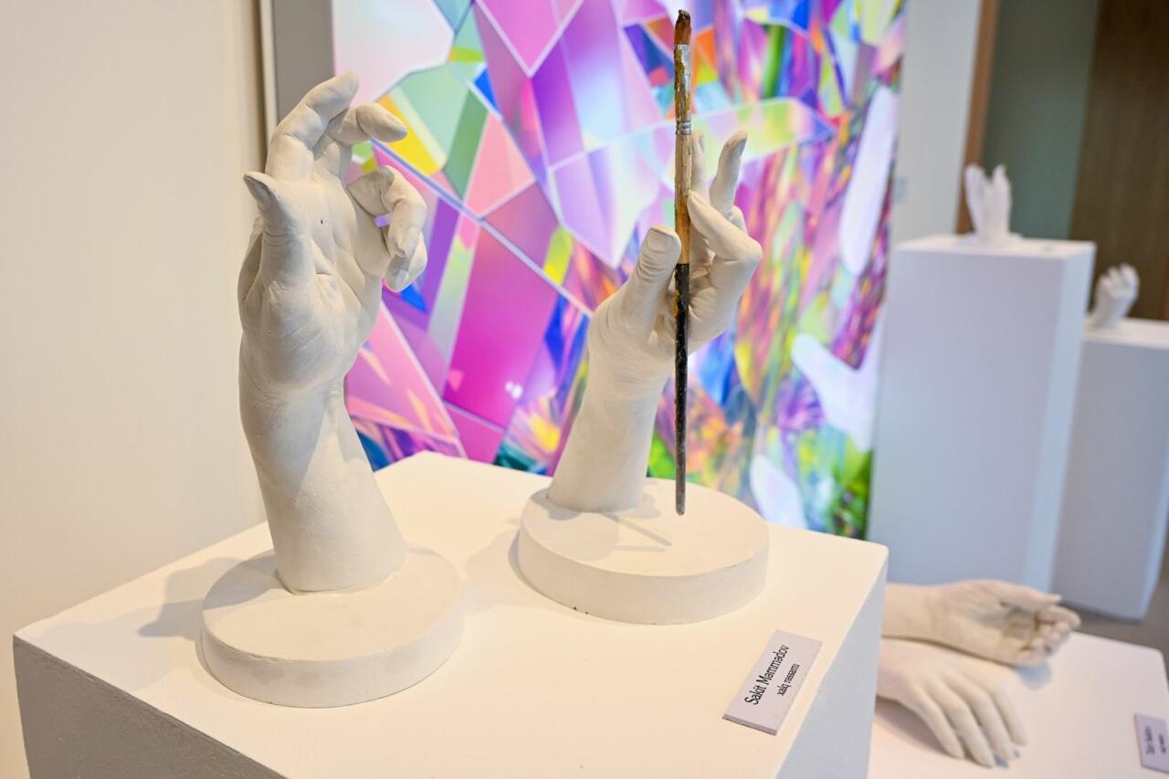 В Арт-центре Nine Senses открылась выставка "100", посвященная великому лидеру Гейдару Алиеву