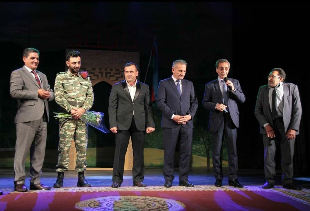 Коллектив Агдамского драмтеатра показал в Баку спектакль "Şuşadan gələn səs"