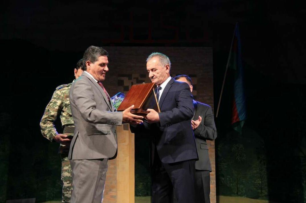 Коллектив Агдамского драмтеатра показал в Баку спектакль "Şuşadan gələn səs"