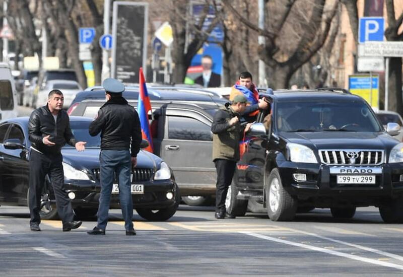 Оппозиционные депутаты Армении протестуют