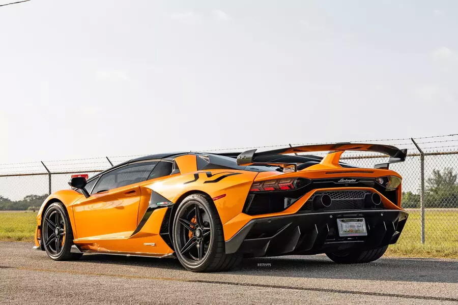 Для Lamborghini Aventador SVJ сделали карбоновые колёса