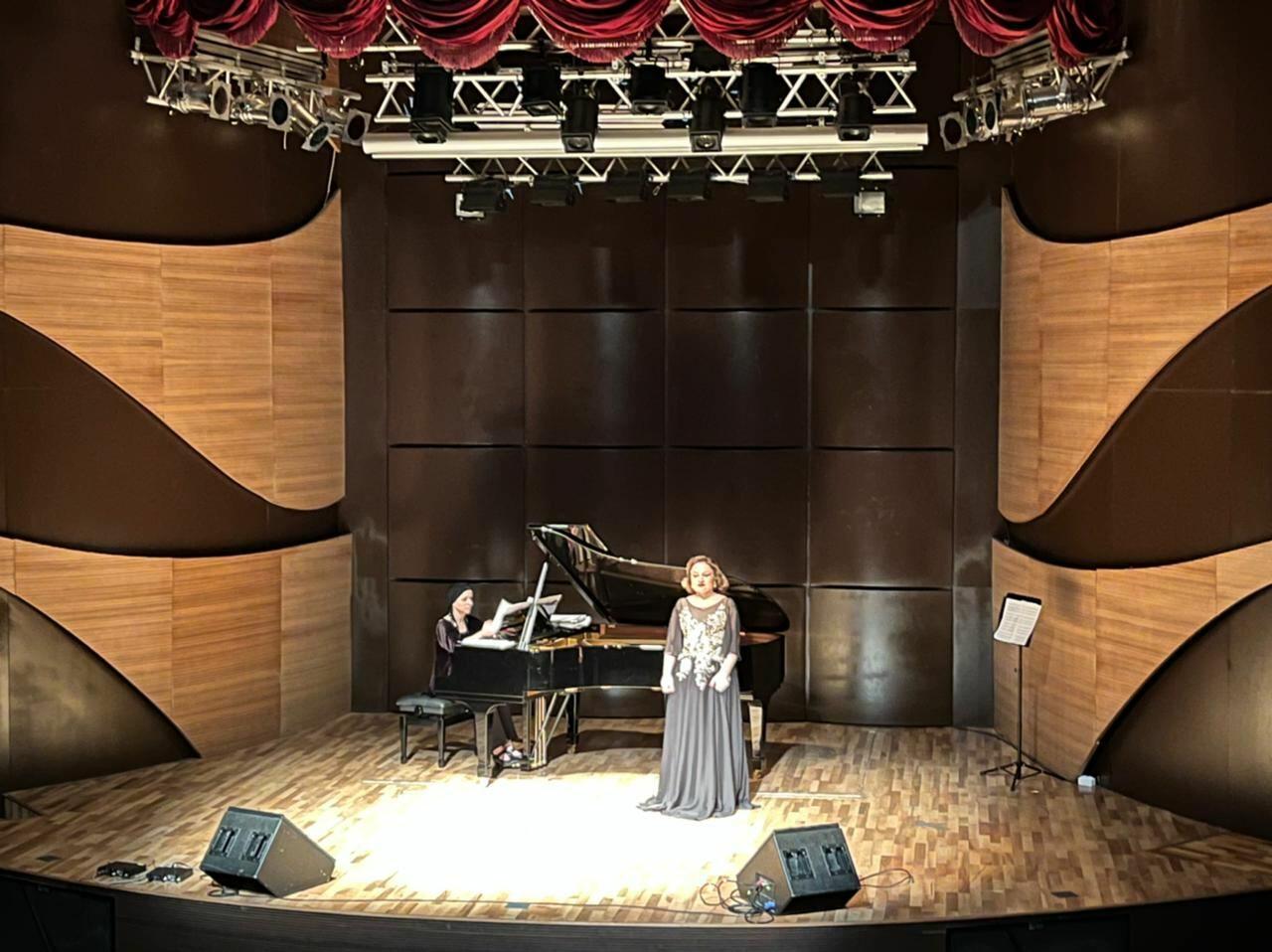 В Баку представлено элитарное искусство Opera Class