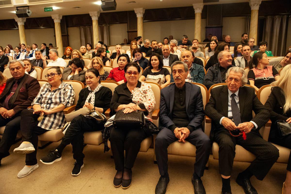 Новый худрук Аздрамы Мехрибан Алекперзаде представлена коллективу театра