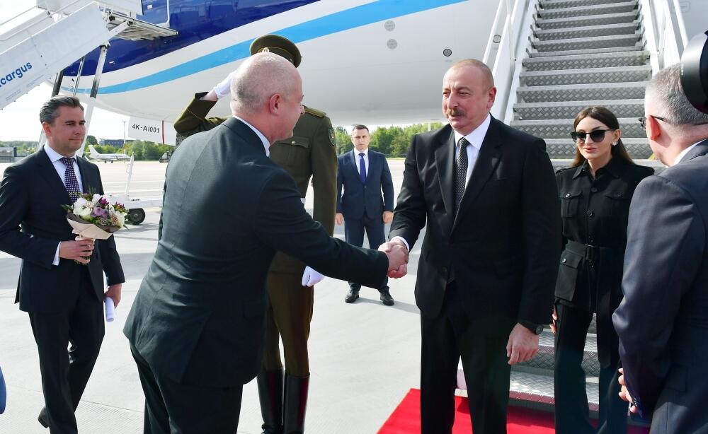 Президент Ильхам Алиев и Первая леди Мехрибан Алиева прибыли с визитом в Литву