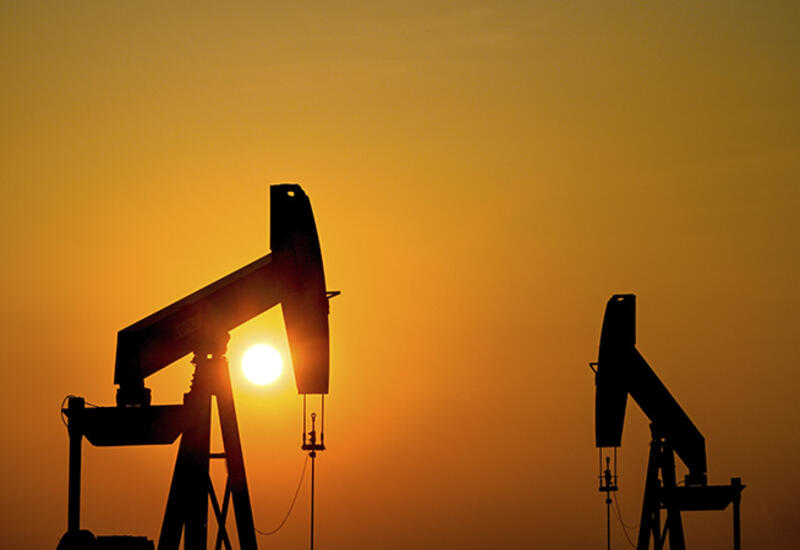 Ситуация с американским госдолгом продолжает влиять на нефтяные котировки