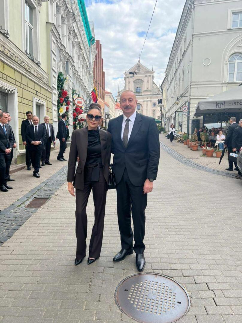 Первый вице-президент Мехрибан Алиева поделилась кадрами из поездки с Президентом Ильхамом Алиевым в Литву