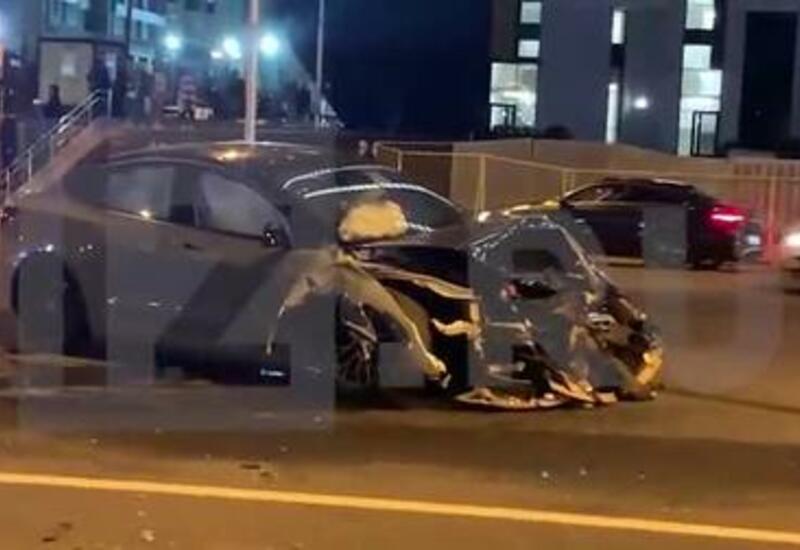 Авария с Tesla в Москве, есть пострадавший
