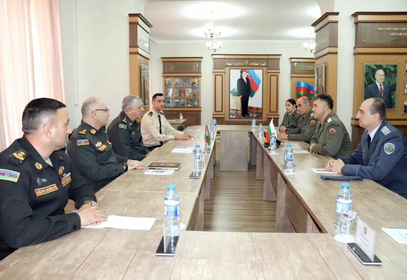Баку и София обсудили сотрудничество в области военного образования