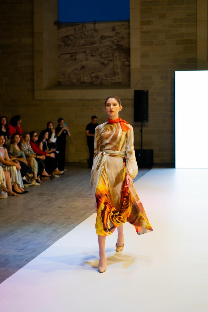 Azerbaijan Fashion Week -2023: от ковровых элементов до стиля бохо и шикарных вечерних нарядов
