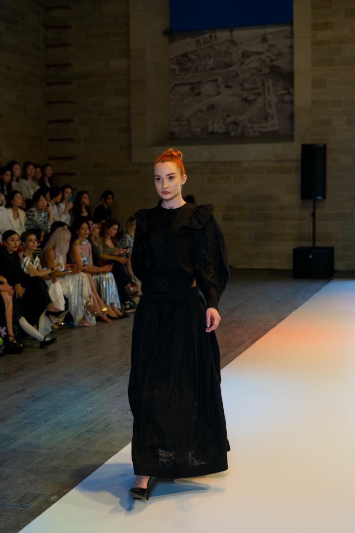 Azerbaijan Fashion Week -2023: от ковровых элементов до стиля бохо и шикарных вечерних нарядов