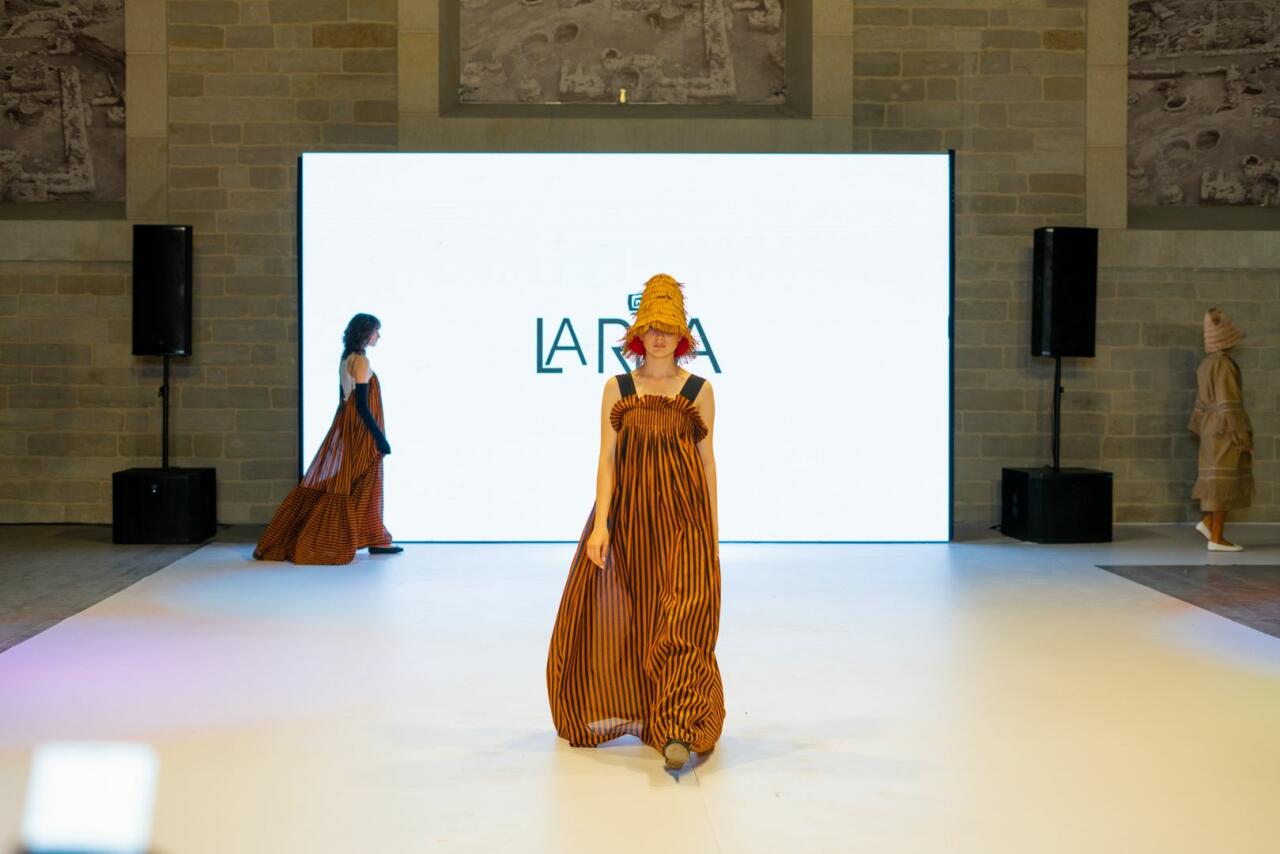 Azerbaijan Fashion Week -2023: от ковровых элементов до стиля бохо и шикарных вечерних нарядов