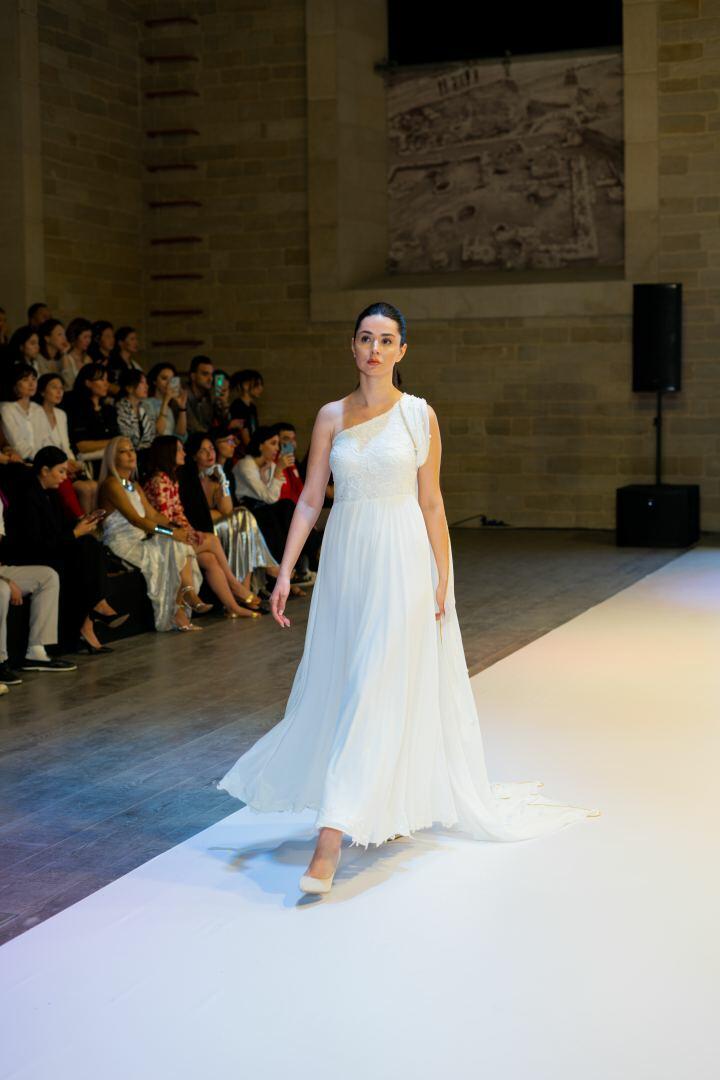 Azerbaijan Fashion Week -2023: от ковровых элементов до стиля бохо и шикарных вечерних нарядов