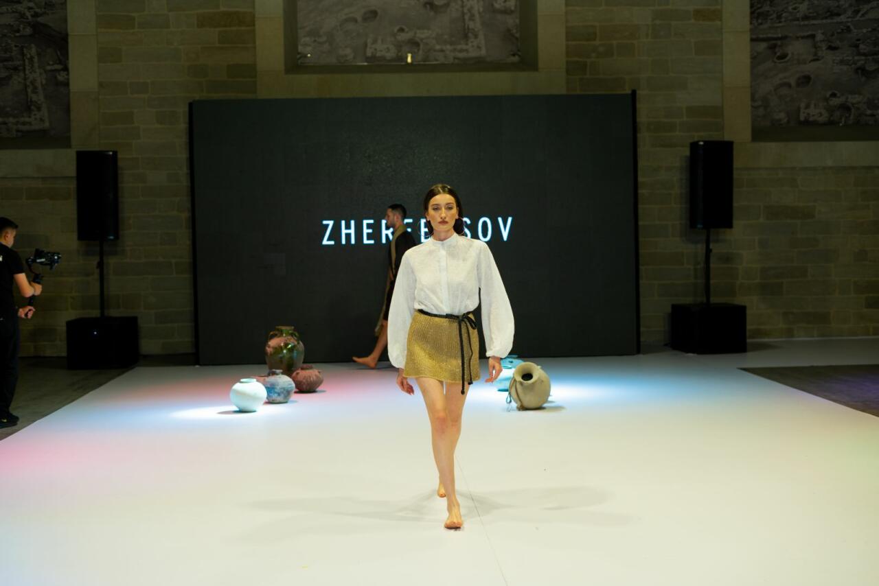 Azerbaijan Fashion Week -2023: от ковровых элементов до стиля бохо и шикарных вечерних нарядов