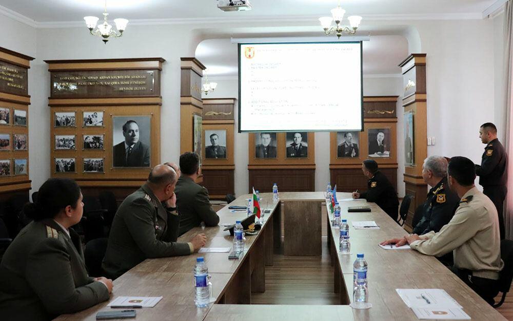 Баку и София обсудили сотрудничество в области военного образования
