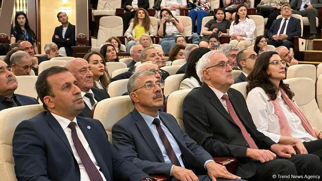 В Академии наук Азербайджана прошла конференция на тему сохранения биологического разнообразия