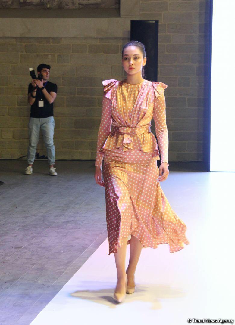 На открытии Azerbaijan Fashion Week представлена коллекция Гюльнары Халиловой "Cizgi"