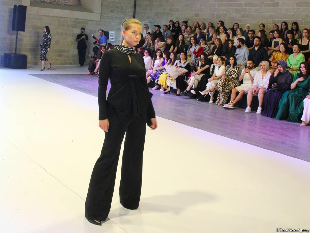 На открытии Azerbaijan Fashion Week представлена коллекция Гюльнары Халиловой "Cizgi"