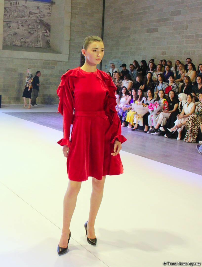 На открытии Azerbaijan Fashion Week представлена коллекция Гюльнары Халиловой "Cizgi"