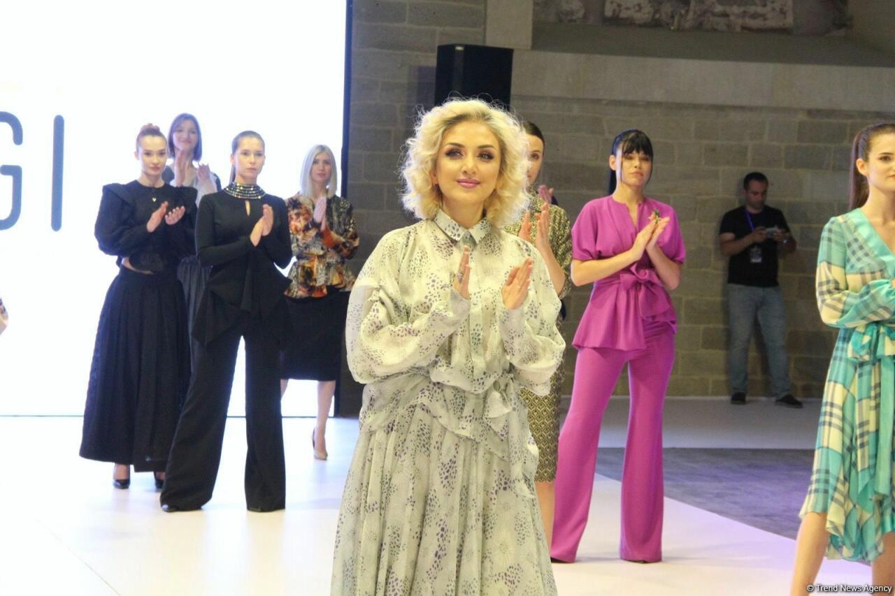 На открытии Azerbaijan Fashion Week представлена коллекция Гюльнары Халиловой "Cizgi"