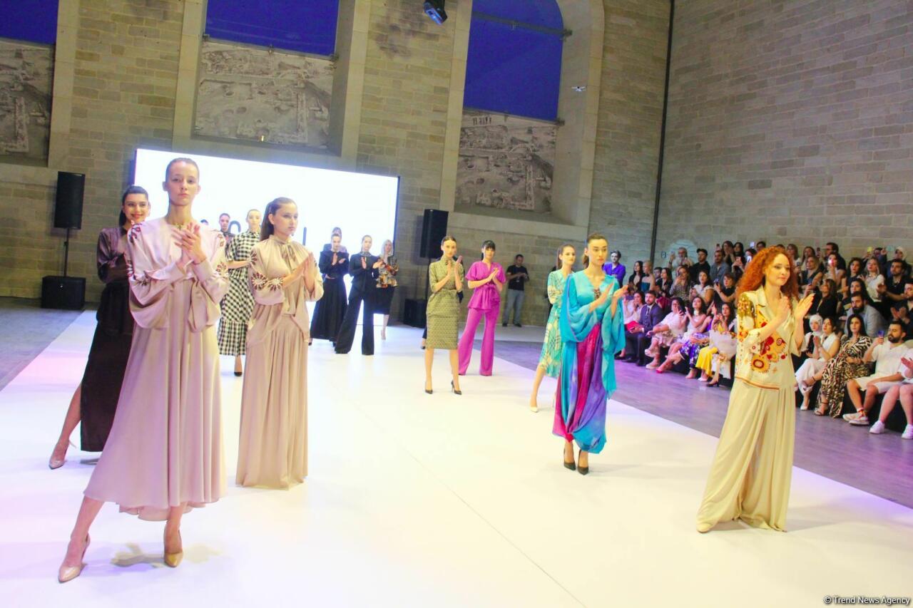 На открытии Azerbaijan Fashion Week представлена коллекция Гюльнары Халиловой "Cizgi"