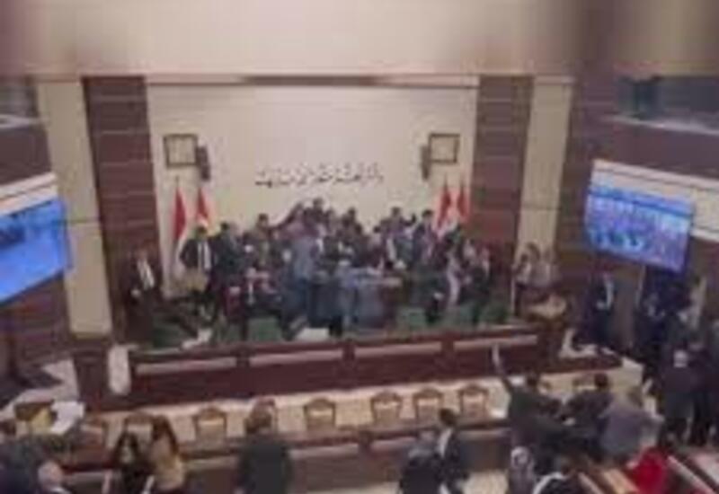 Иракские депутаты устроили драку в парламенте