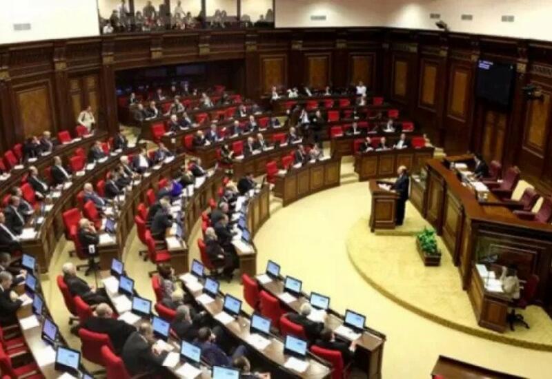 Члены правящей партии Армении пытаются образумить армян