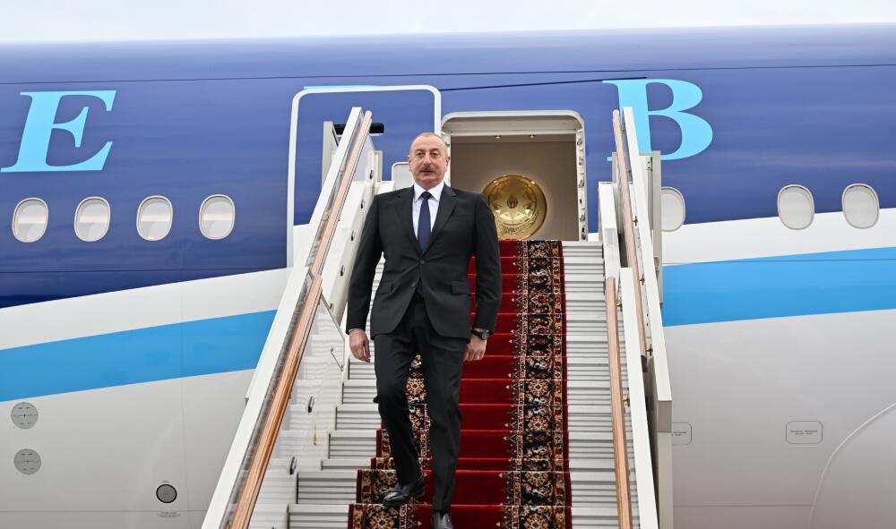 Президент Ильхам Алиев прибыл с рабочим визитом в Россию