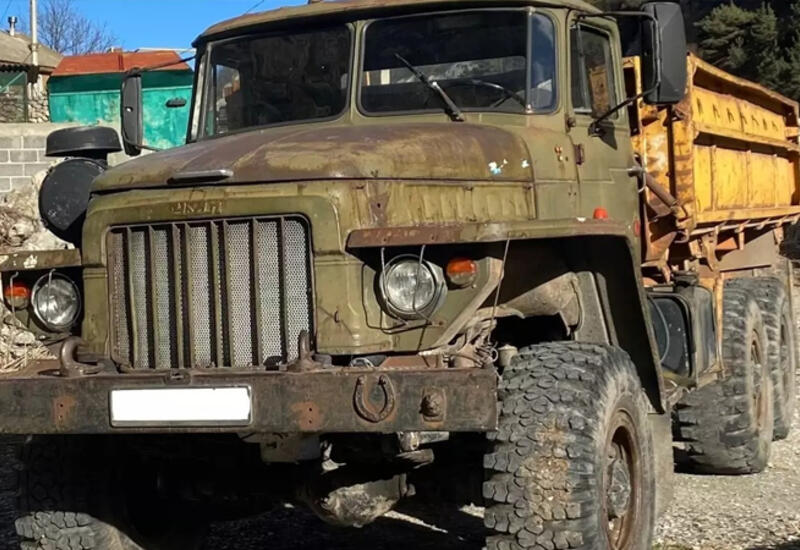 35 ildən sonra Ermənistandan Gəncəyə gətirdiyi "Ural"ı sürə biləcək