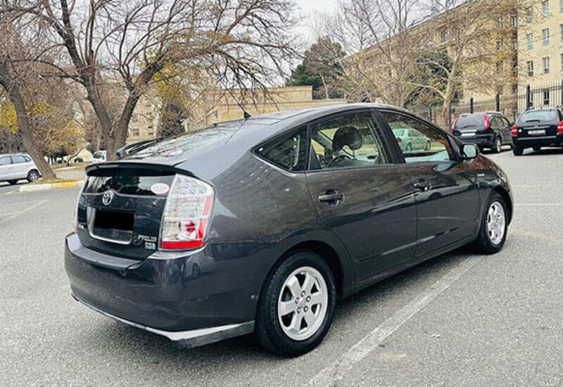 “Prius” ağır qəza törətdi,
