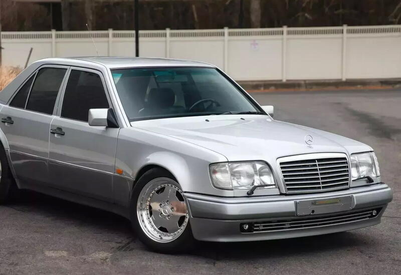 Редчайший седан Mercedes-Benz E60 AMG появился в продаже