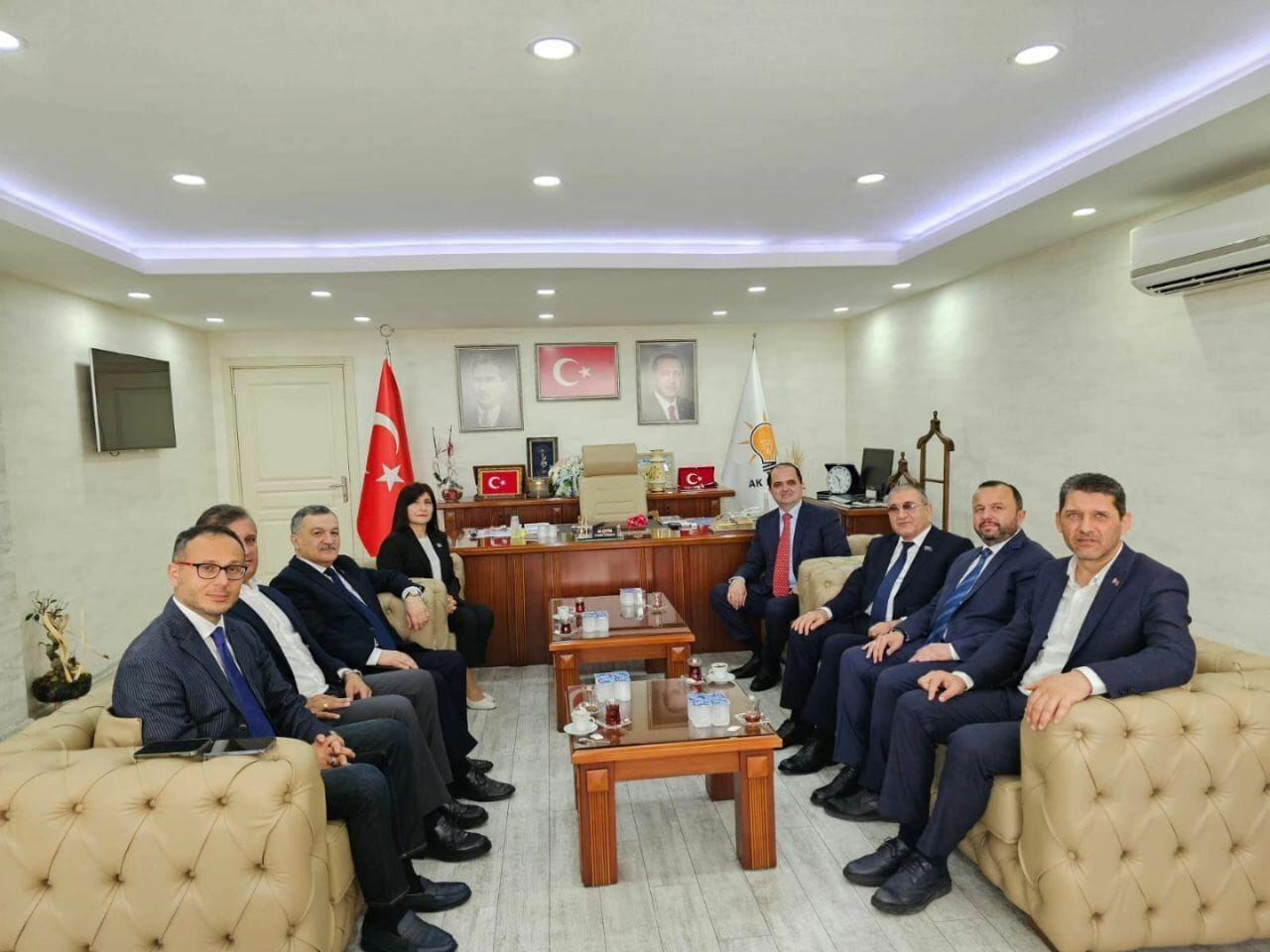 Azərbaycanlı deputatlar Türkiyədə seçkilərə hazırlıqla tanış olublar