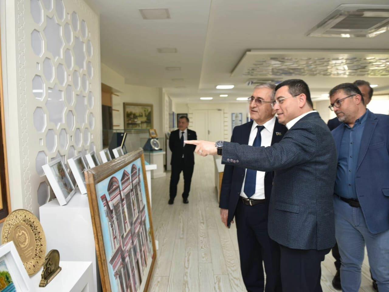 Azərbaycanlı deputatlar Türkiyədə seçkilərə hazırlıqla tanış olublar