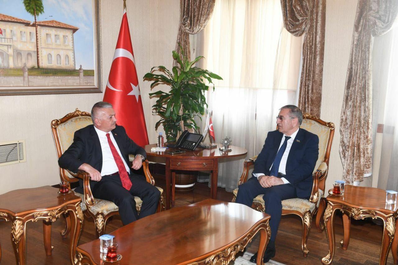 Azərbaycanlı deputatlar Türkiyədə seçkilərə hazırlıqla tanış olublar