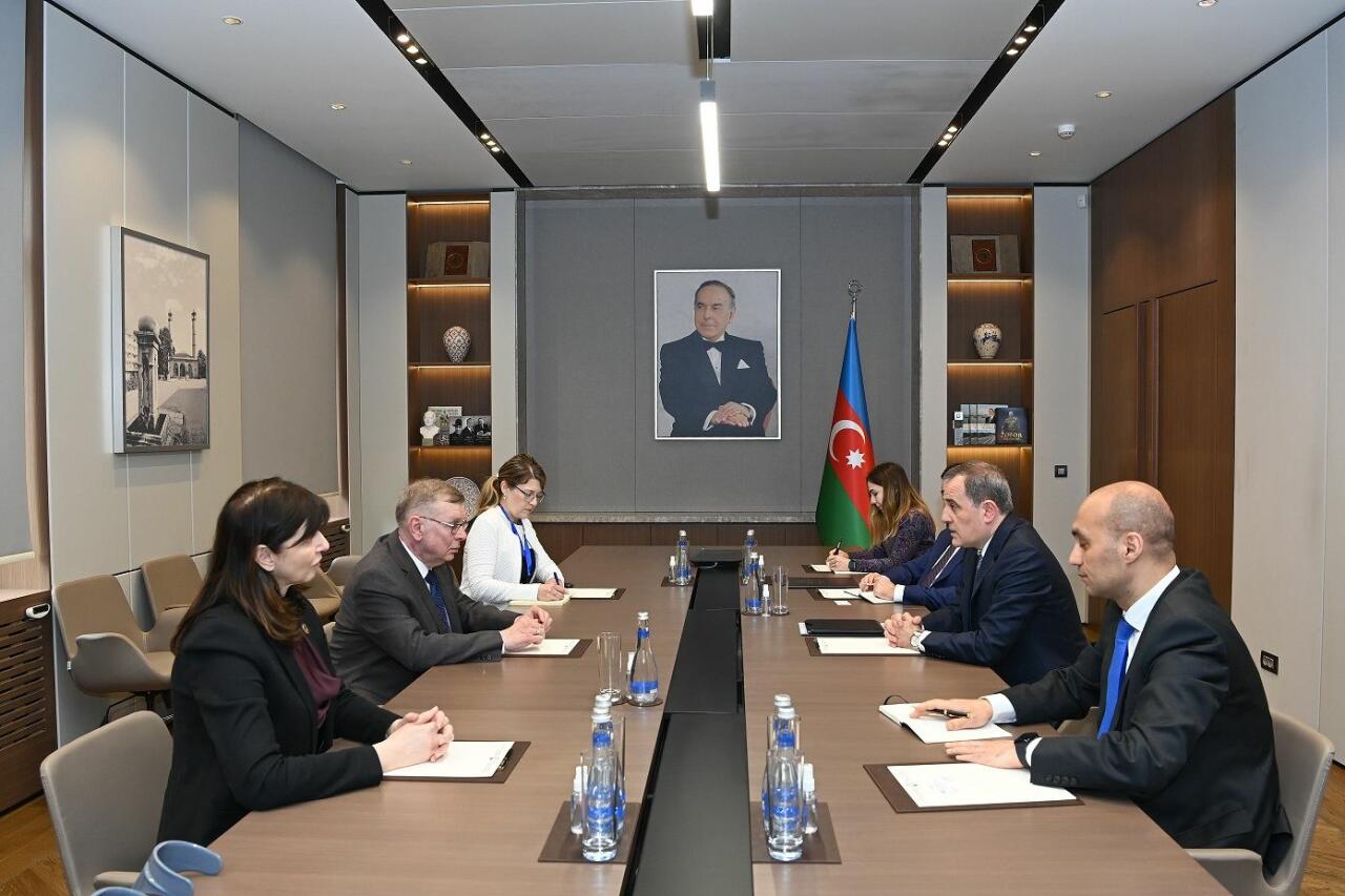 Ceyhun Bayramov BMT Baş katibinin köməkçisi ilə görüşüb