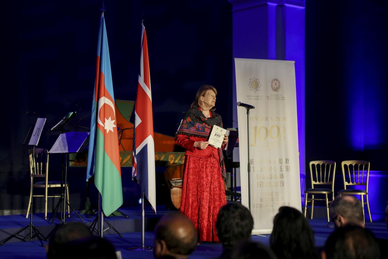 Tarixi Viktoriya və Albert Muzeyində “Heydər Əliyev-100” tədbiri keçirilib