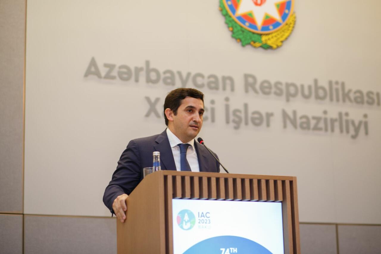 “Azersky” peyk təsvirlərinə həsr olunan sərgi keçirilib